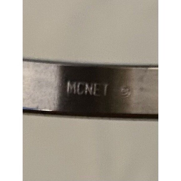 Vintage Monet Silver Tone Diamond Cut Bangle Bracelet 2.5 Inch Opening - Picture 5 of 5